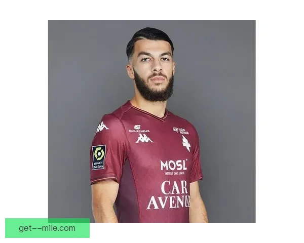 米卡塔泽梅斯连番进球引关注最终转会加盟里昂